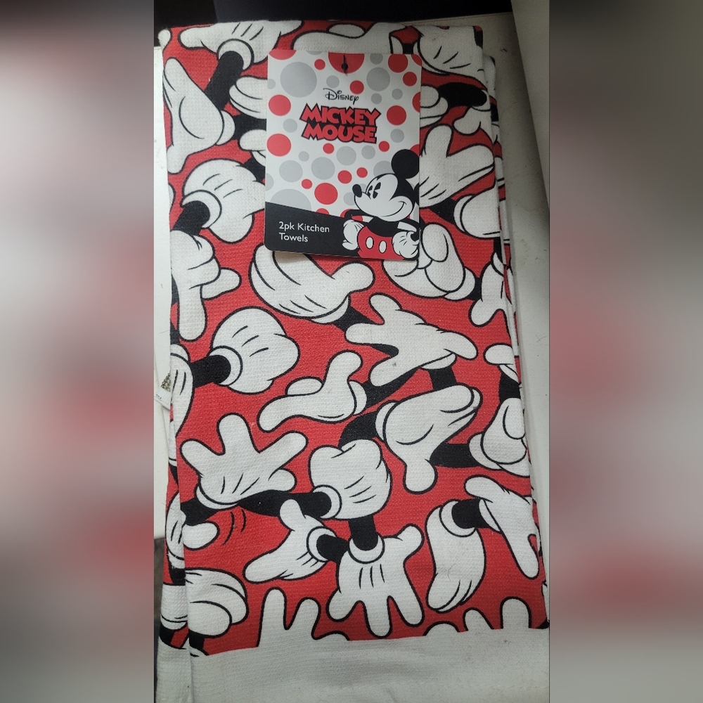 Pack of 2 Mickey Mouse/Disney tea towels new with tags
